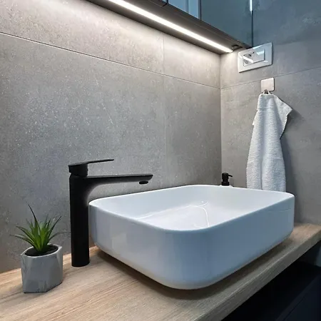 Oris, Private Parking, Private Garden Appartamento Zara