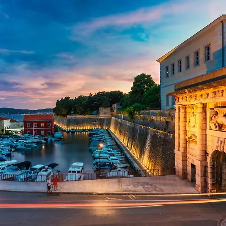 Oris, Private Parking, Private Garden Zara