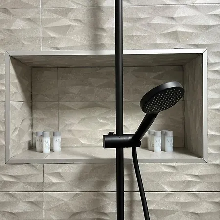 Oris, Private Parking, Garden