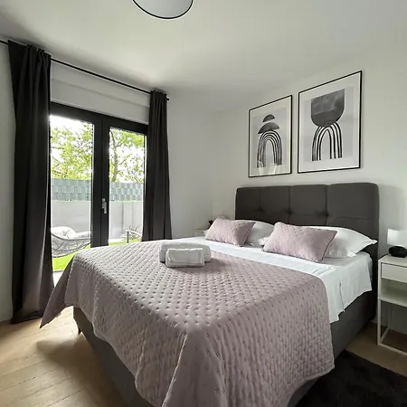 Oris, Private Parking, Private Garden Zara