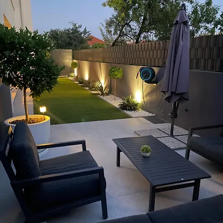 Oris, Private Parking, Garden * Zadar