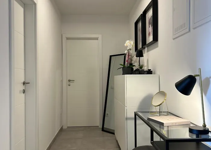 Oris, Private Parking, Garden Apartment Zadar