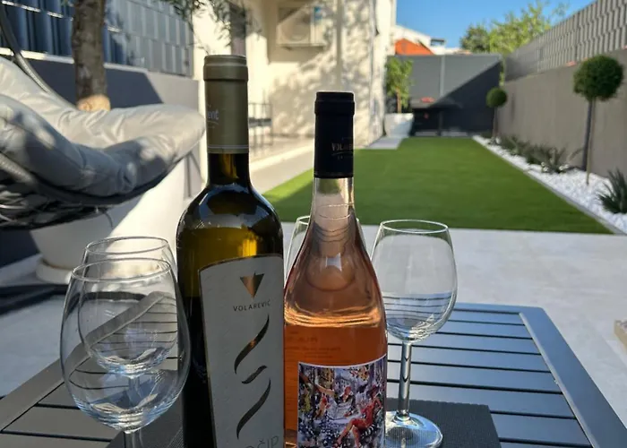 Lejlighed Oris, Private Parking, Private Garden