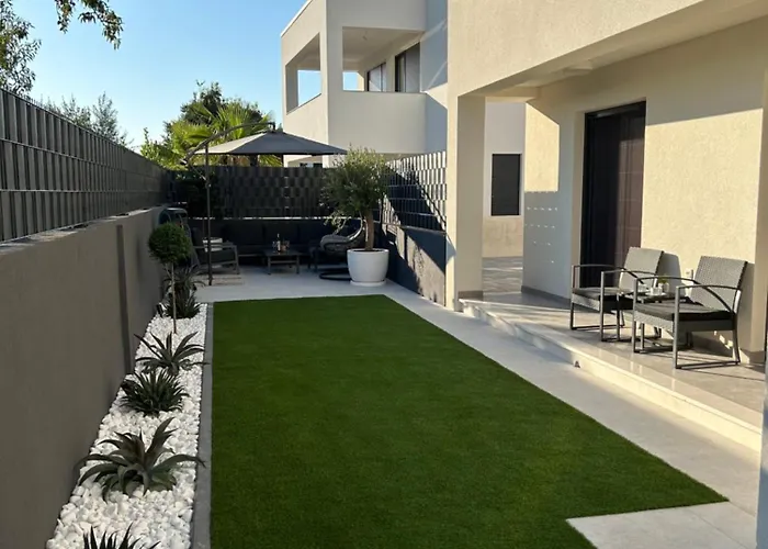 Apartment Oris, Private Parking, Garden