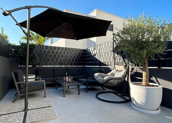 Oris, Private Parking, Private Garden Lejlighed *